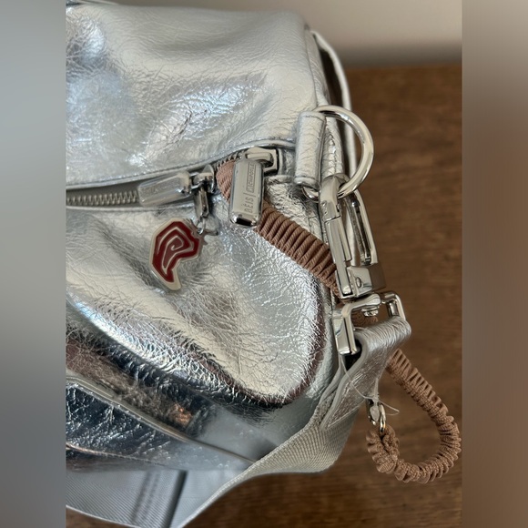 NWT BÉIS x Chipotle The Burrito Duffle
in Foil - Picture 3 of 9